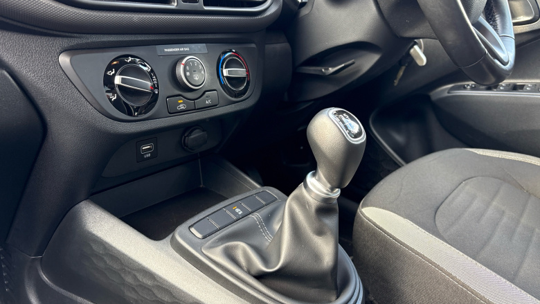 Hyundai i10 1.0 MPi SE Connect 5dr Petrol Hatchback